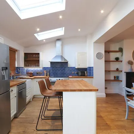 Sydenham House - Hopewell Holiday home *